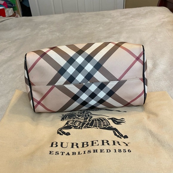 Classic coated canvas bag. Black patent trim - Picture 3 of 4